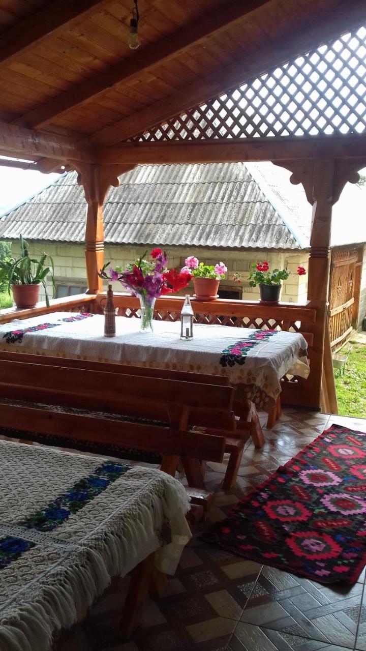Sub Creasta Cocosului Hotel Breb Luaran gambar